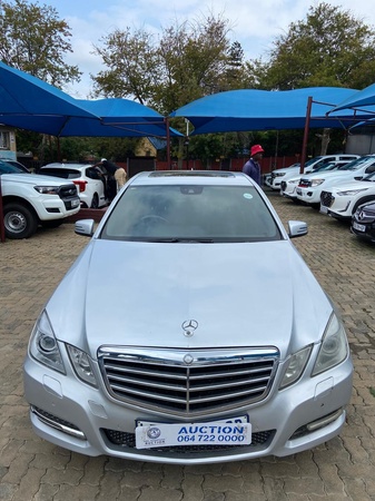 2011 MERCEDES BENZ E300 2011