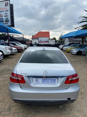 2011 MERCEDES BENZ E300 2011