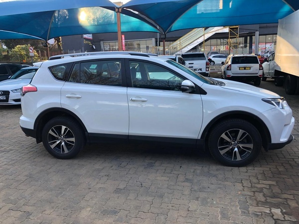 2018 TOYOTA RAV 4 2018