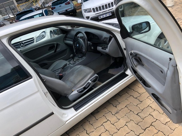 2002 BMW 318i 2002